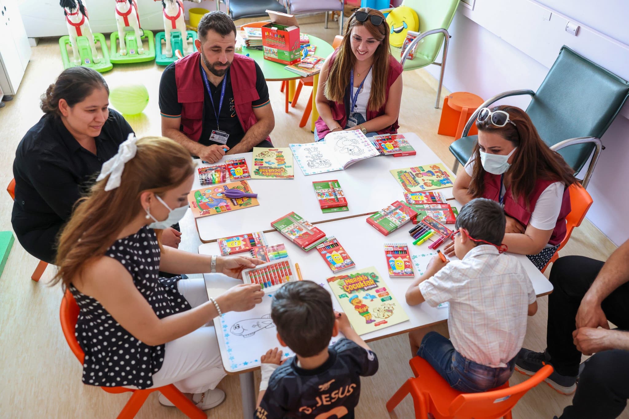 Çocuk Onkoloji Servisi’ndeki çocuklara moral etkinliği