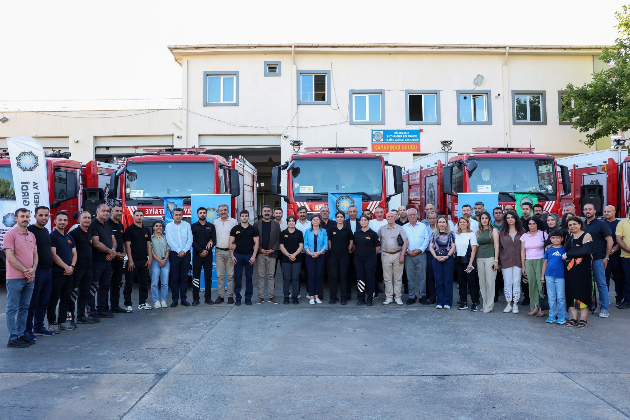 İtfaiye filosuna 20 yeni araç: Halk için yatırımlara devam edeceğiz