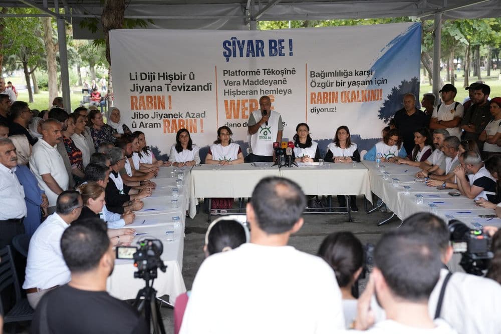 Eşbaşkan Bucak, bağımlılığa karşı başlatılan kampanyaya destek verdi