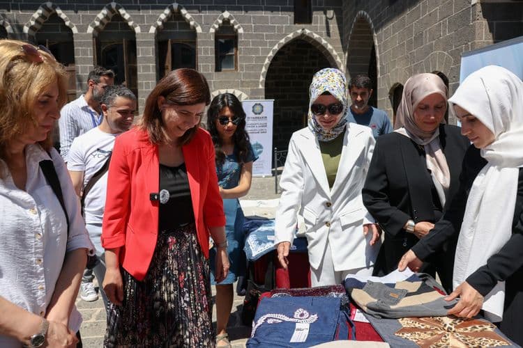 ‘Kumaşın Hafızası’ sergisi açıldı 3