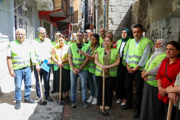 Bağlar’da ortak mücadeleyle metruk yapılar yıkılıyor 6