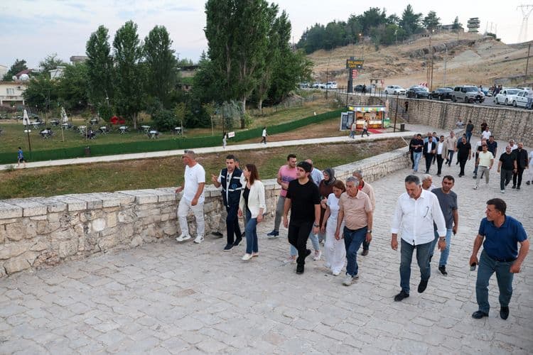 Malabadi Mahallesi’nde halk buluşması: Kalıcı projeleri hayata geçireceğiz 15