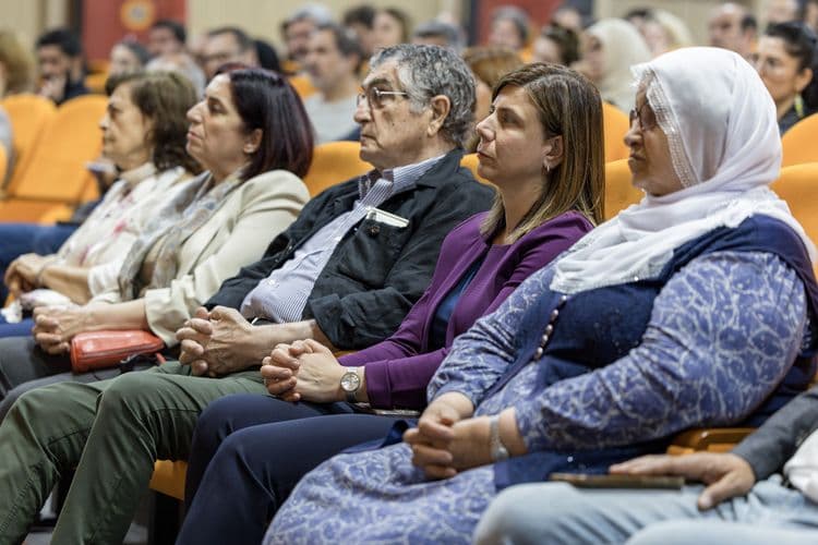 ‘Ortadoğu’da barışın imkânları’ panelde değerlendirildi 2