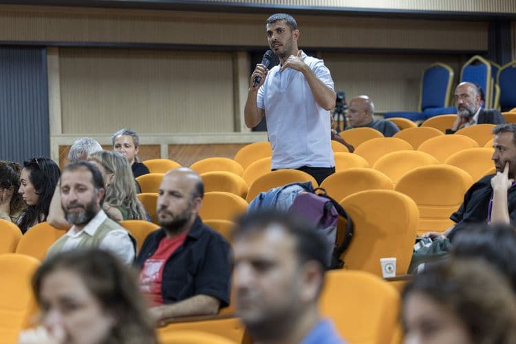‘Ortadoğu’da barışın imkânları’ panelde değerlendirildi 6