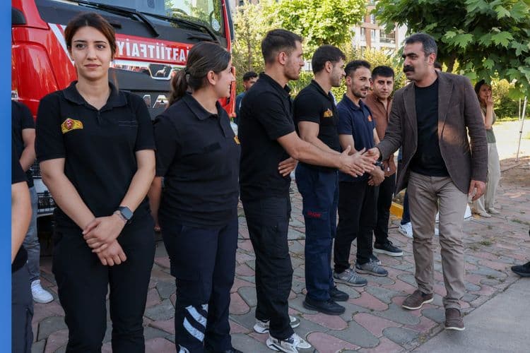 İtfaiye filosuna 20 yeni araç: Halk için yatırımlara devam edeceğiz 14