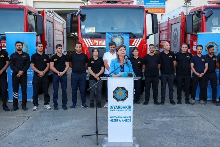 İtfaiye filosuna 20 yeni araç: Halk için yatırımlara devam edeceğiz 8