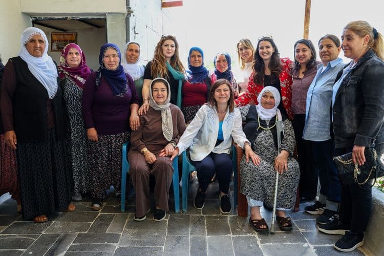 Eşbaşkan Bucak, Güneştepe Mahallesi’nde yurttaşlarla buluştu 6