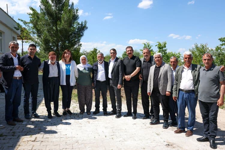 Eşbaşkan Bucak, Güneştepe Mahallesi’nde yurttaşlarla buluştu 12