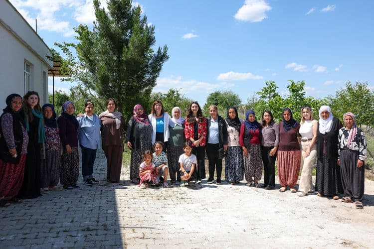 Eşbaşkan Bucak, Güneştepe Mahallesi’nde yurttaşlarla buluştu 13