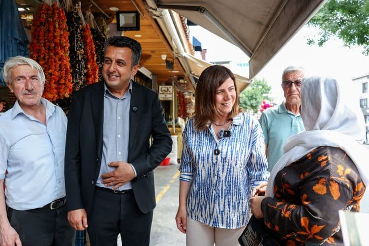 Eşbaşkan Bucak, Gazi Caddesi esnafını ziyaret etti 4