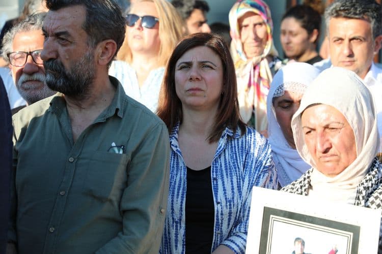 Eşbaşkanlar İstasyon Meydanı'ndaki anmaya katıldı 1