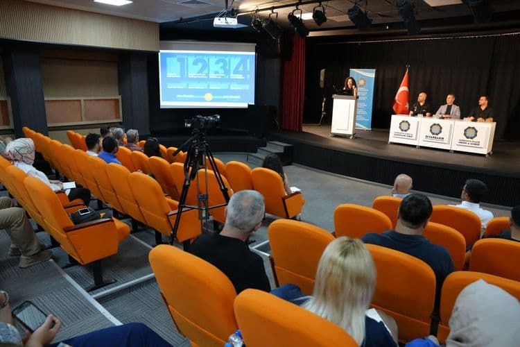 Dirençli kent hedefiyle afet planlama eğitimi düzenlendi
