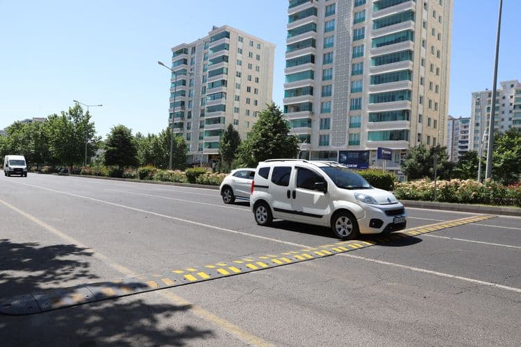 Fırat Bulvarı’nda trafik güvenliği için yeni önlemler 1