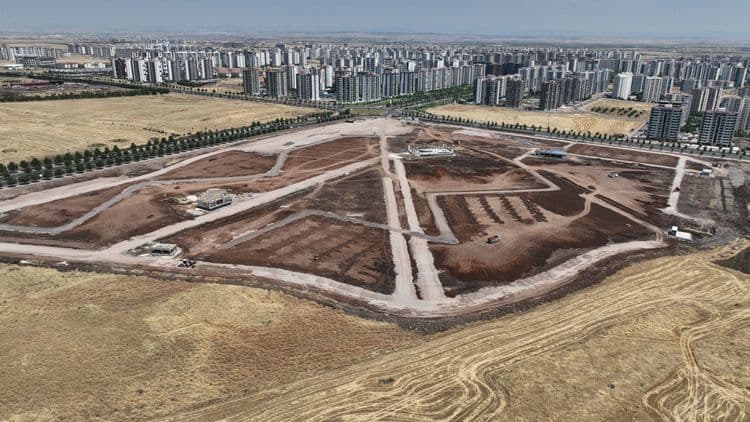 Mezopotamya Kent Parkı’nda çalışmalar eş zamanlı sürüyor 2