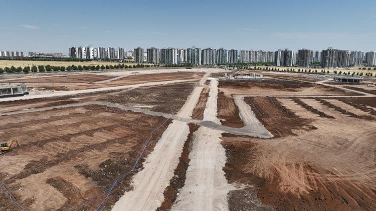 Mezopotamya Kent Parkı’nda çalışmalar eş zamanlı sürüyor 3