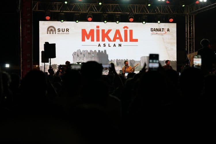 Eşbaşkan Bucak, halk konserine katıldı 3