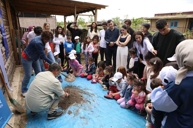 Öğrenciler Kerpiç Atölyesi’nde doğal yapıları deneyimledi 5