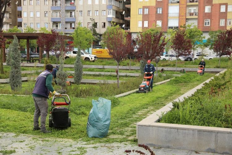 Parklarda yaz hazırlığı 13