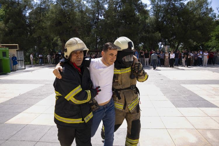 Diyarbakır Büyükşehir Belediyesi binasında deprem ve yangın tatbikatı 2
