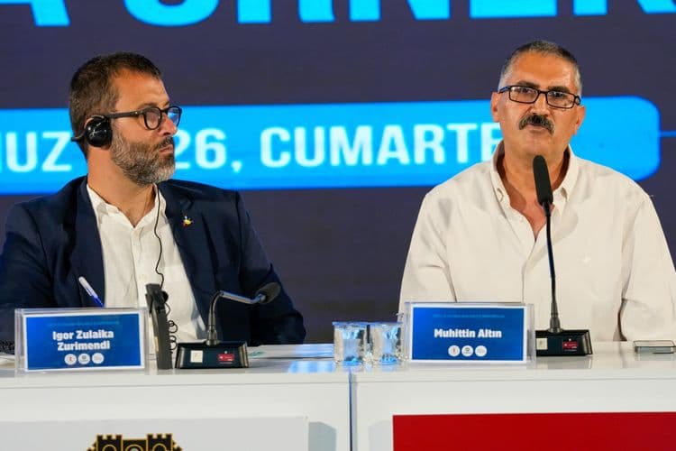 Dünya deneyimleri Diyarbakır'da buluştu: Barışın ortak yol haritası konuşuldu 13