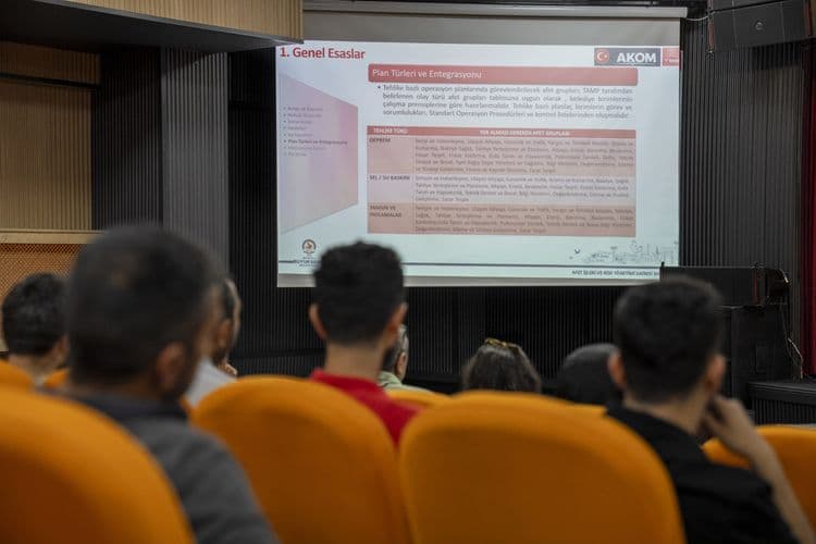 Dirençli kent hedefiyle afet planlama eğitimi düzenlendi 4
