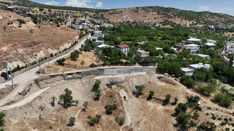 Kırsal mahalle yolları yenileniyor 2