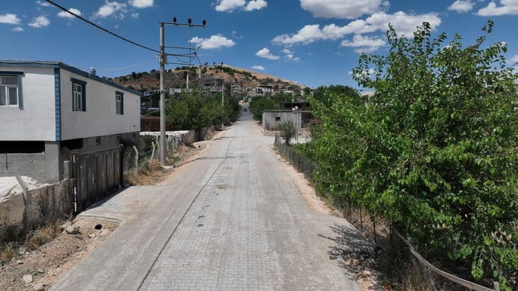 Kırsal mahalle yolları yenileniyor 6