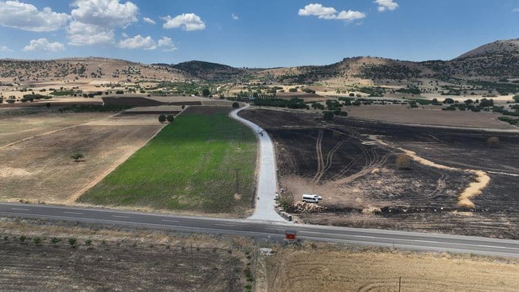 Kırsal mahalle yolları yenileniyor 7