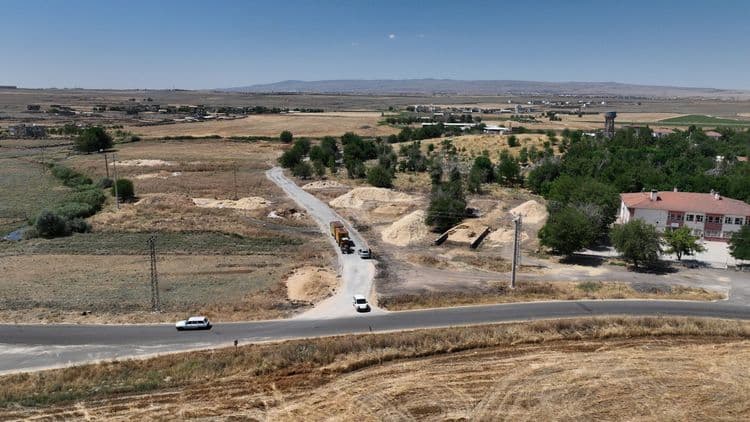 Kırsal mahalle yolları yenileniyor 12