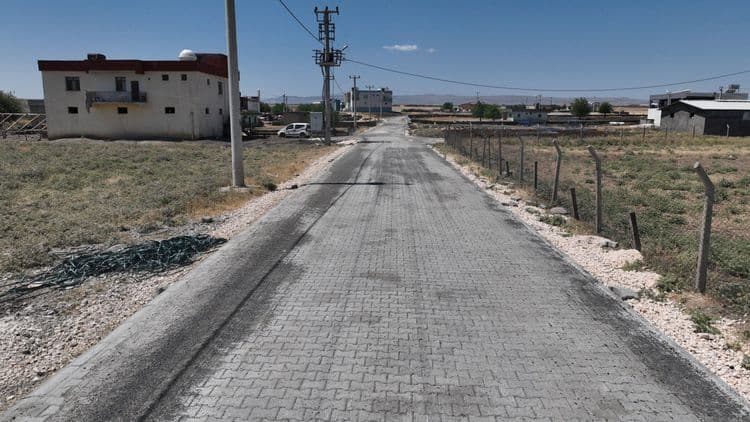 Kırsal mahalle yolları yenileniyor 13