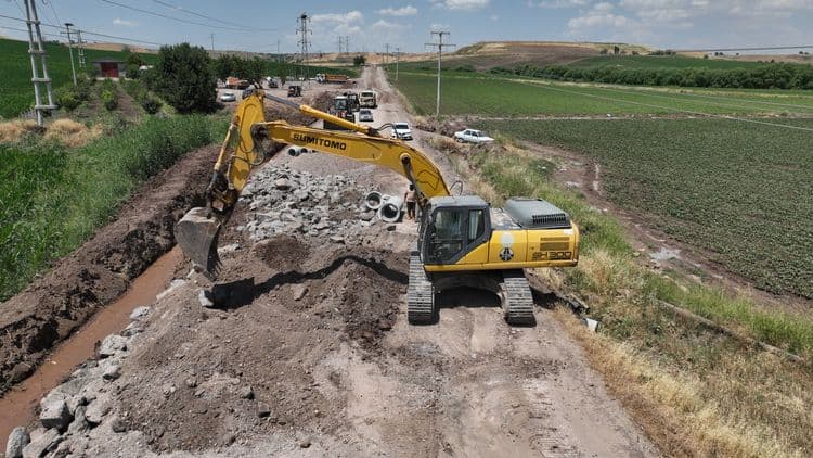 Kırsal mahalle yolları yenileniyor 16