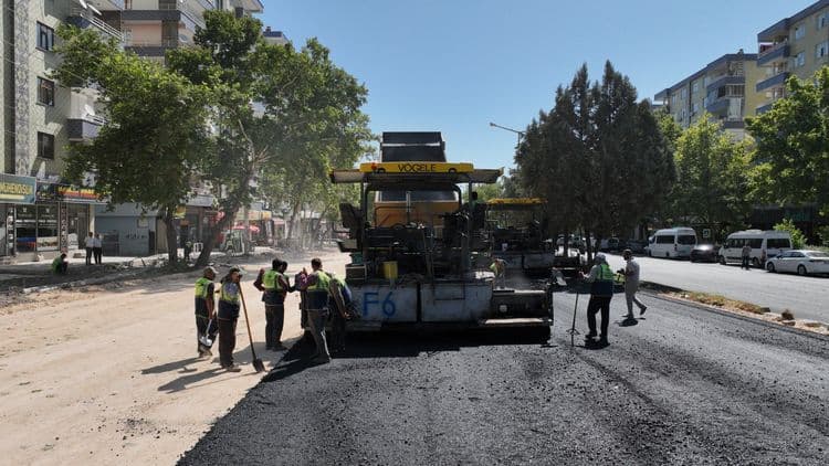 Fırat Bulvarı’nın ikinci etabında asfalt serimi başladı 2