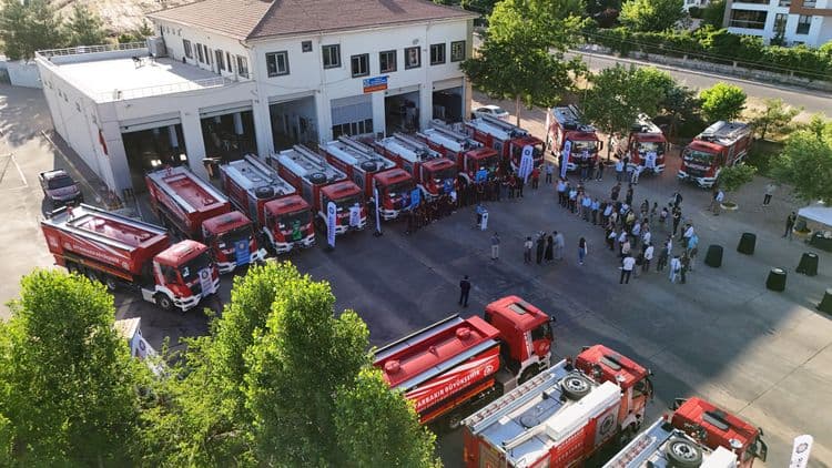 İtfaiye filosuna 20 yeni araç: Halk için yatırımlara devam edeceğiz 20