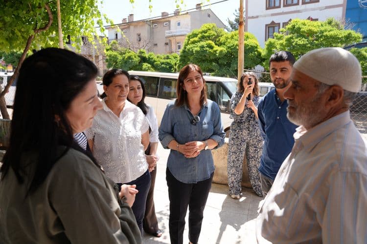 Eşbaşkanlar Kocaköy’de kadınların taleplerini dinledi 2