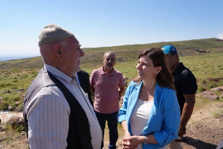 Karacadağ’da yurttaşlarla doğrudan temas, sorunlara yerinde çözüm arayışı 22