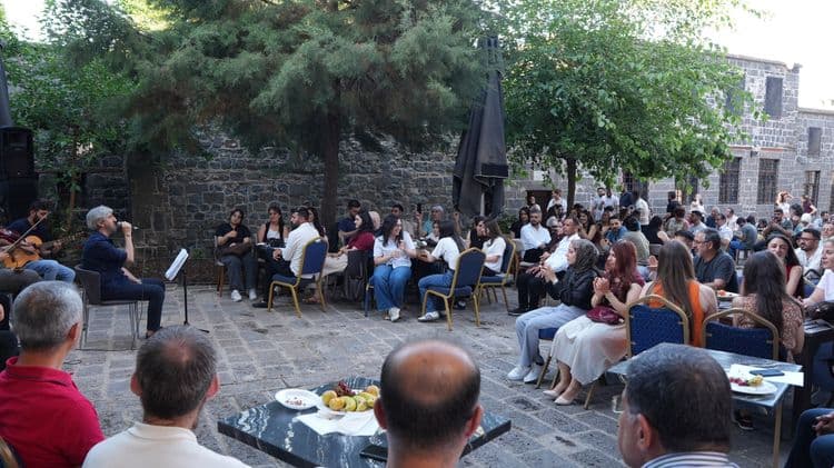Dil kurslarını tamamlayan kursiyerler belgelerini aldı 3
