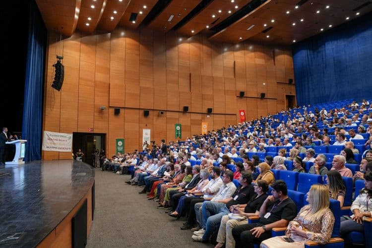 Eşbaşkan Hatun: Kürtçe yaşamın her alanında hak ettiği statüye kavuşmalı 10