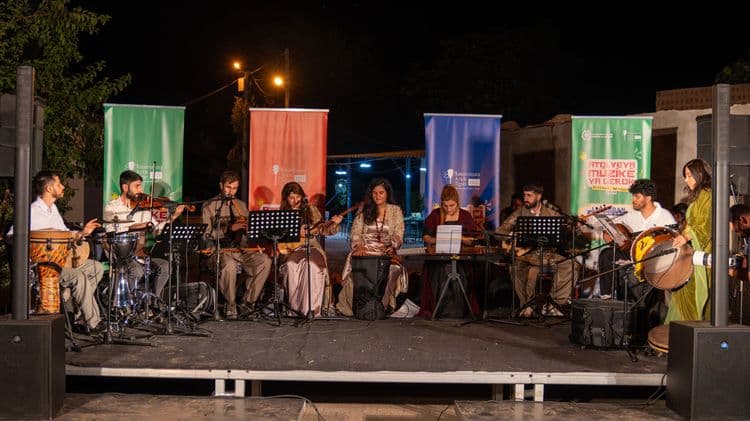 Kervanpınarlı çocukların müzik yolculuğu sahneye taşındı 9