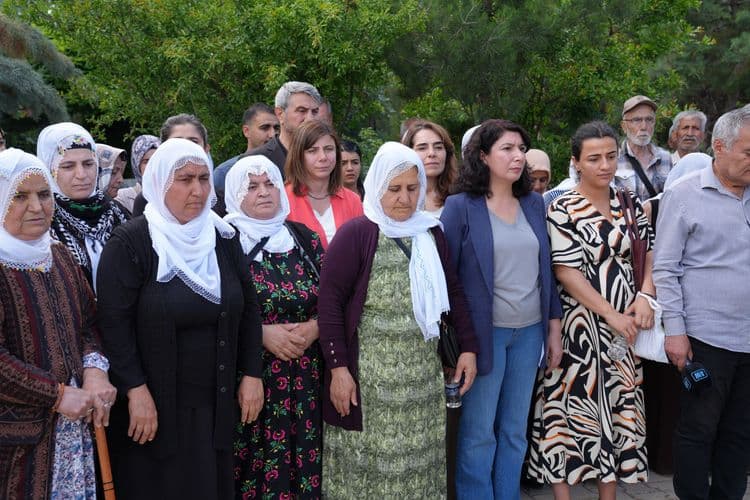 Eşbaşkan Bucak’tan Yeniköy Mezarlığı’na ziyaret 4