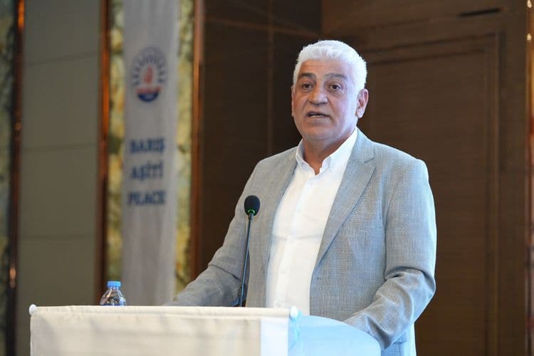 Eşbaşkan Bucak: Yerel demokrasi ruhu yeniden güncellenmeli 4