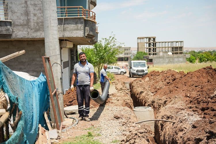 DİSKİ, Bismil Kooperatif Mahallesi'ne 10 bin metrelik kanalizasyon şebekesi döşüyor 5