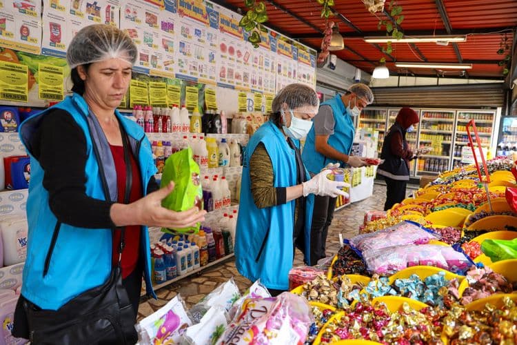 Bayram öncesi tatlı, şekerleme ve marketlere gıda denetimi 4