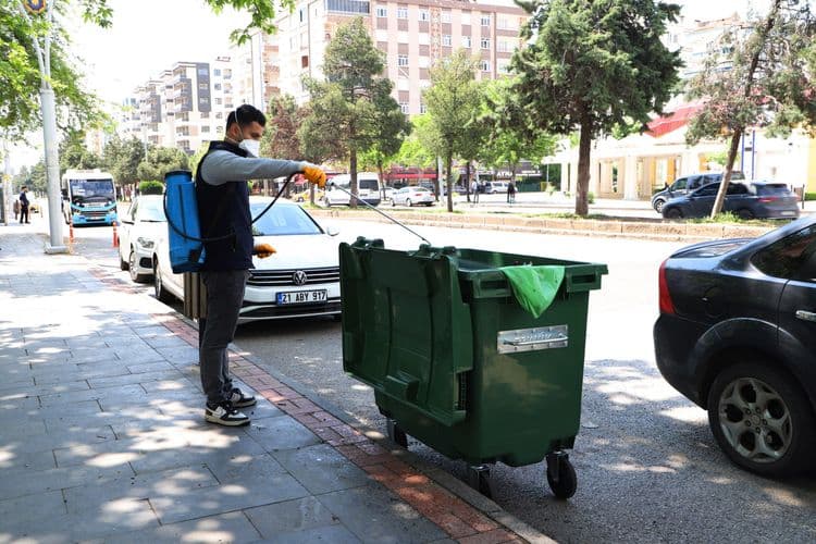 17 ilçede haşereyle mücadele aralıksız sürüyor 6