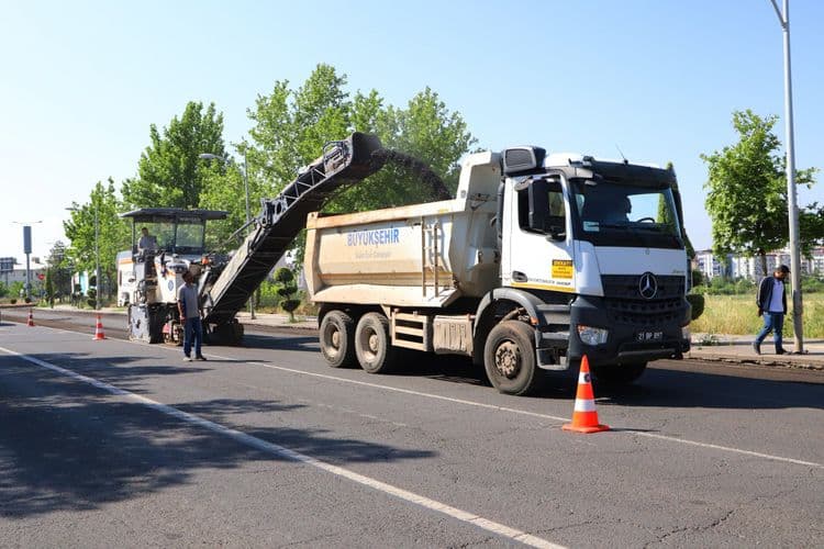 Yol bakım ekipleri sahada çalışmalarını sürdürüyor 1