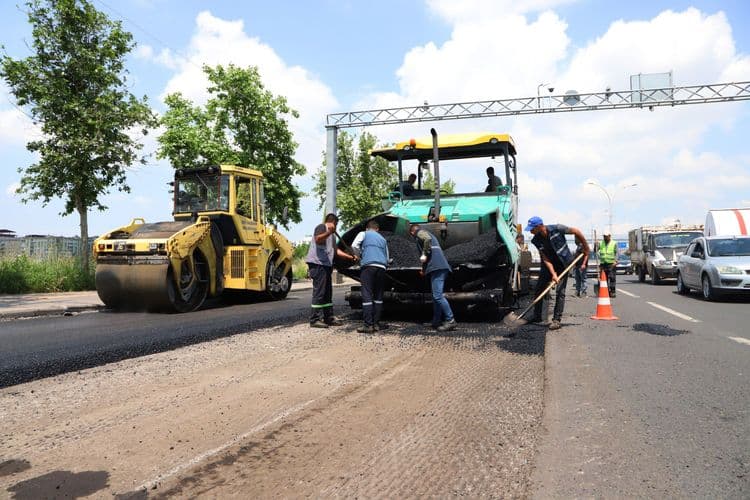 Yol bakım ekipleri sahada çalışmalarını sürdürüyor 5