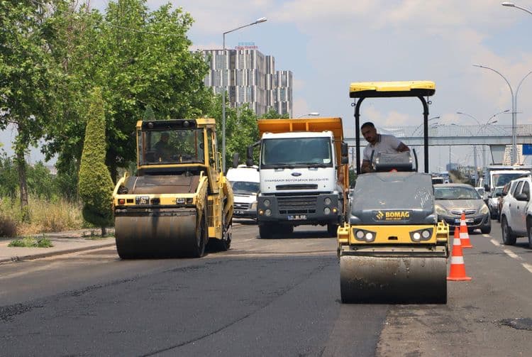 Yol bakım ekipleri sahada çalışmalarını sürdürüyor 6