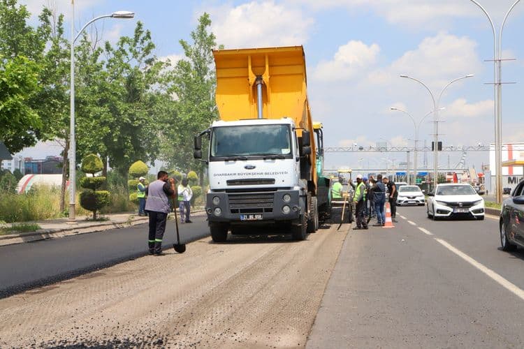 Yol bakım ekipleri sahada çalışmalarını sürdürüyor 9