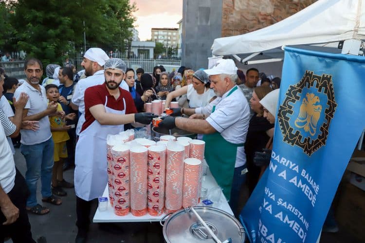 10 bin aşure dayanışmayla paylaşıldı 12