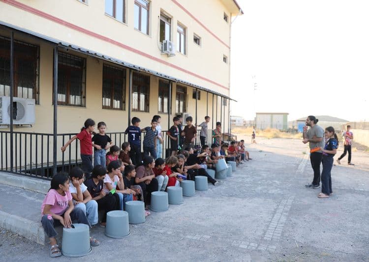 Çocuklar ritim tuttu, hayallerini renklere döktü 12