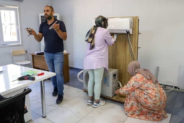 Kadınlara yönelik klima-kombi bakım eğitiminin üçüncü dönemi 4